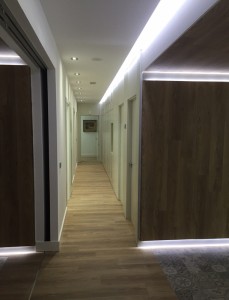 clinica-dental-foto3-pasillo
